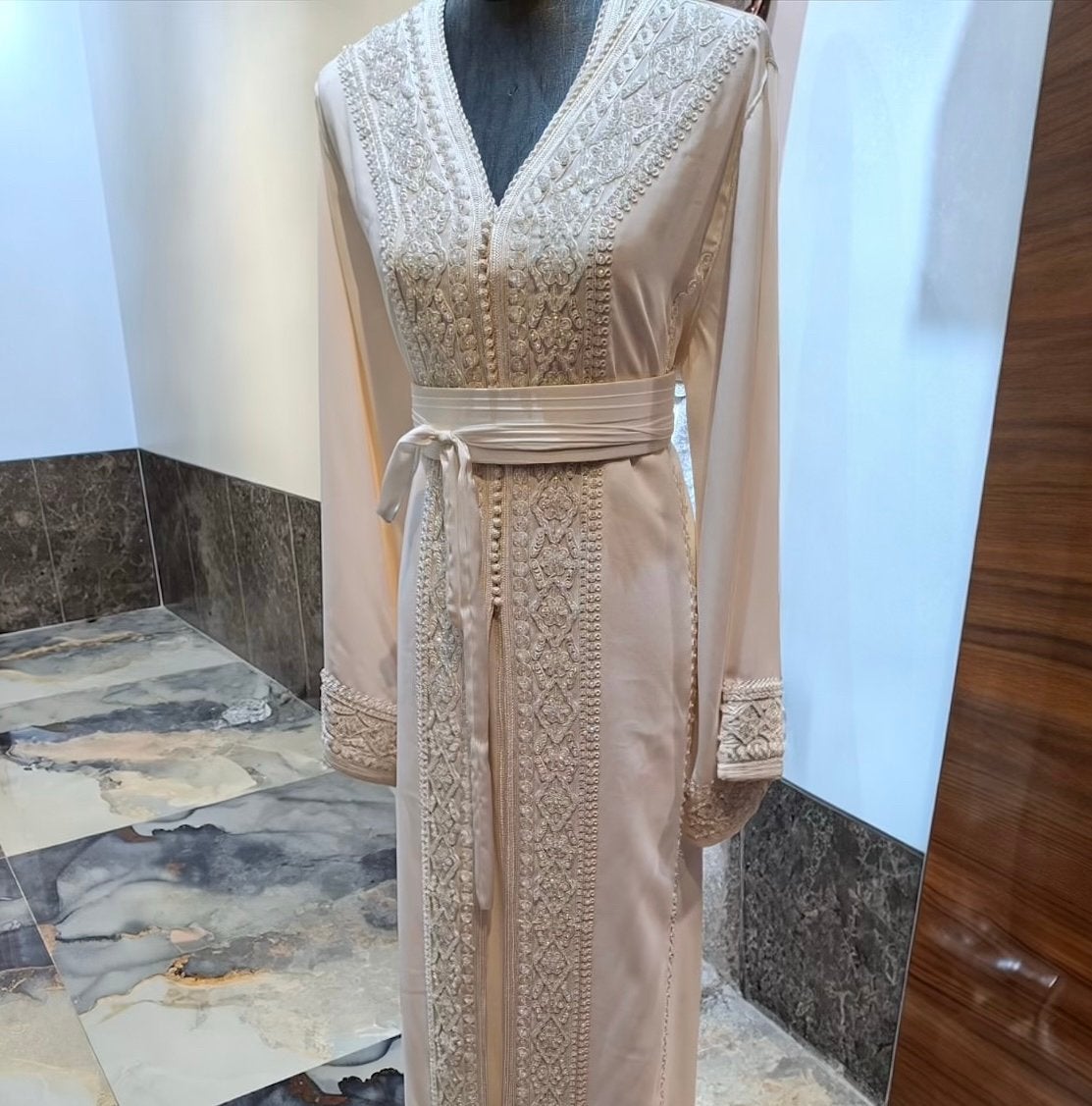 Nieuwe ongedragen marokkaanse jurk / takchita creme, Ophalen of Verzenden, Nieuw, Beige, Overige typen