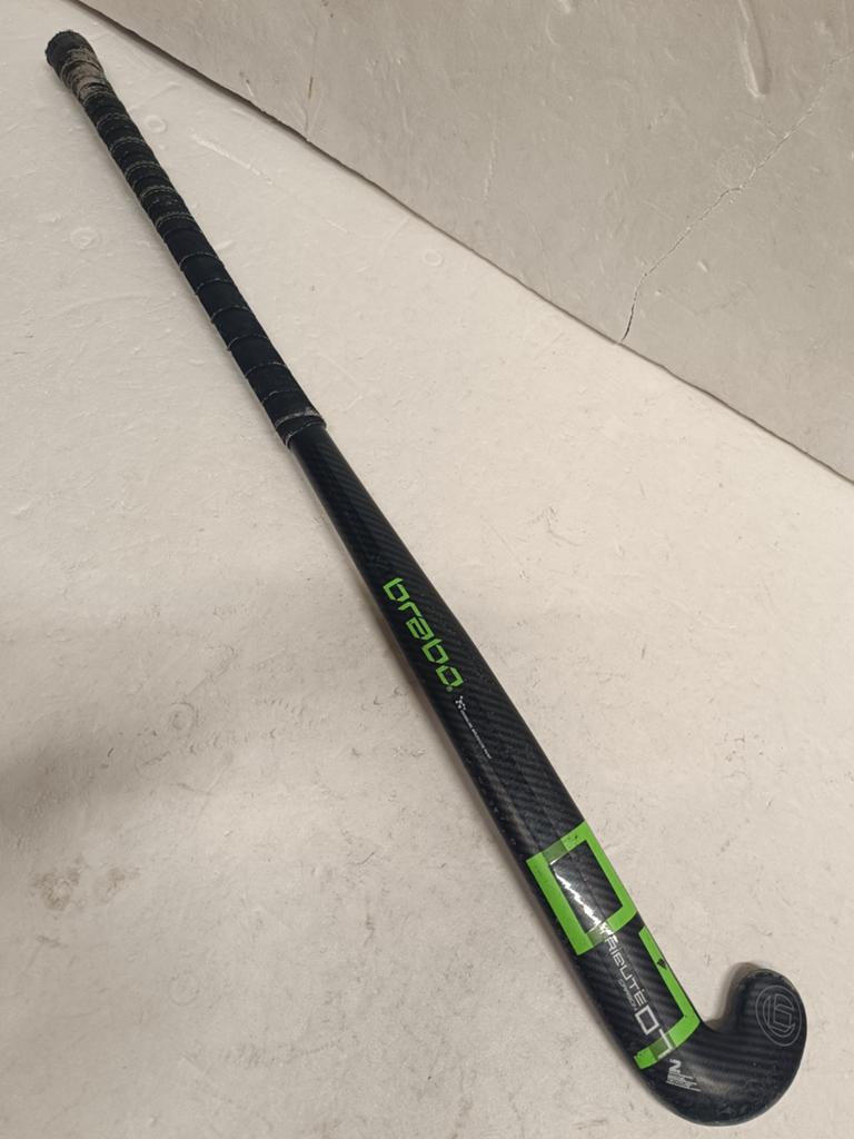 Brabo tribute 07 carbon hockeystick 32 inch, Sport en Fitness, Hockey, Gebruikt, Ophalen of Verzenden, Stick
