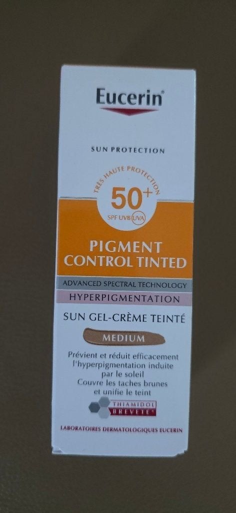 Eucerin 50+ Sun Gel-Crème Pigment Control Tinted Medium, Ophalen of Verzenden, Nieuw, Gehele gezicht, Verzorging