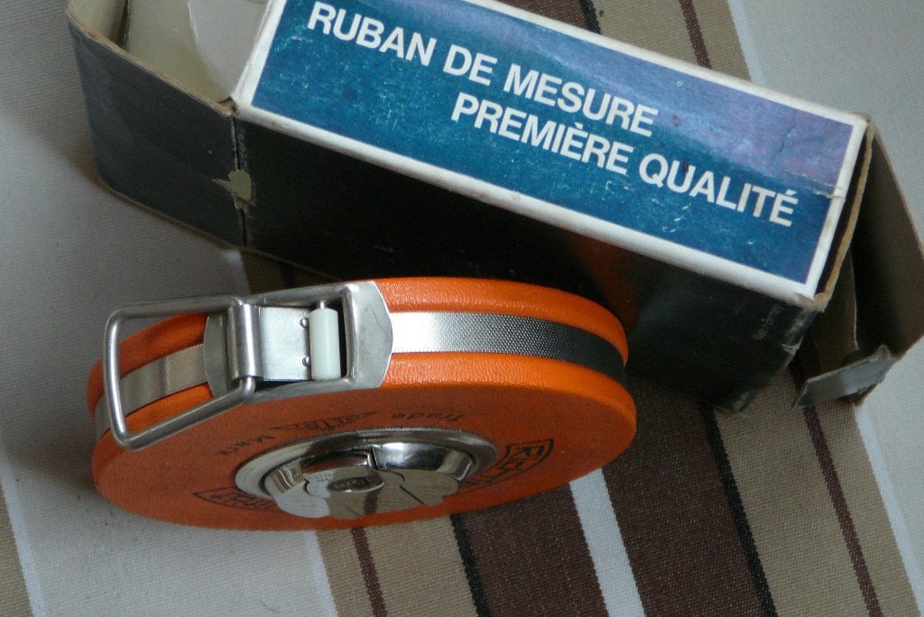 ROLMAAT METAAL  15 METER  IN NIEUWSTAAT   12 EURO, Ophalen of Verzenden, Nieuw, Overige meters