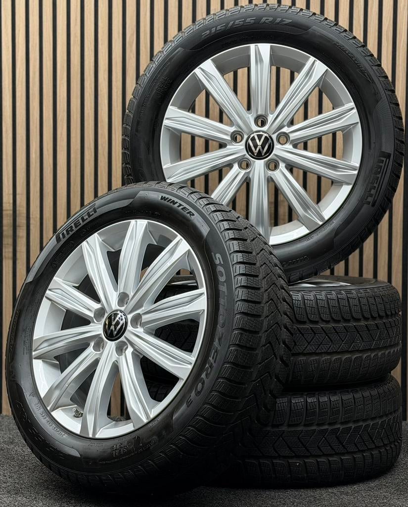 Originele 17 inch VW Touran 5T Stockholm 5x112 ET52 Pirelli, Auto-onderdelen, Banden en Velgen, Ophalen, 215 mm, ., Banden en Velgen