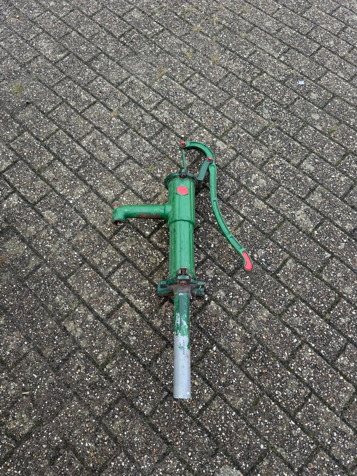 Oude gietijzeren handwaterpomp – vintage / antiek – groen, Tuin en Terras, Waterpompen, Ophalen of Verzenden, Zo goed als nieuw