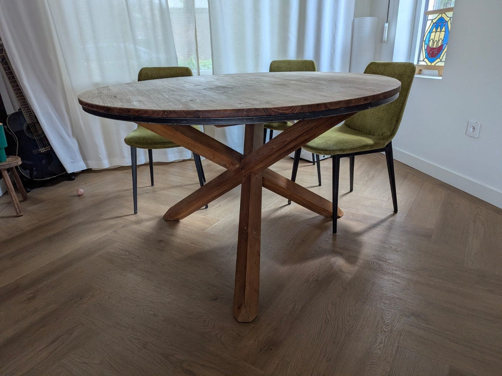 Ronde teak houten eettafel 140cm, Huis en Inrichting, Tafels | Eettafels, Ophalen, Vier personen, Gebruikt, Modern, Robuust