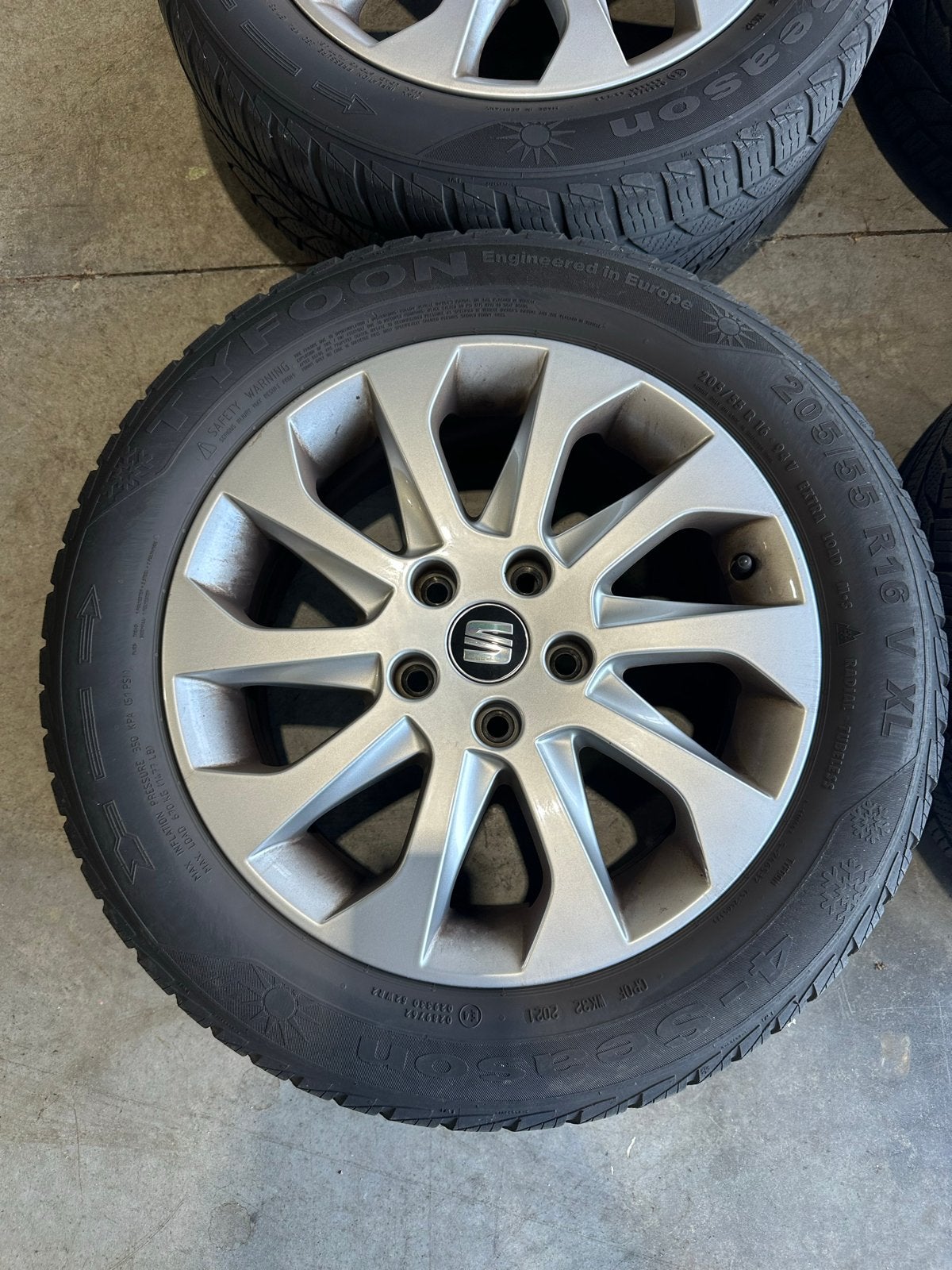 Seat Leon - Velgen + All Season Banden - 16 inch - 5x112, Auto-onderdelen, Ophalen, Gebruikt, 16 inch, Banden en Velgen