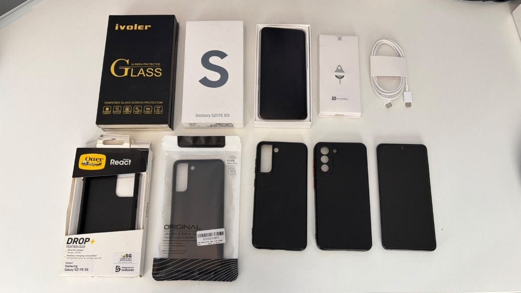 Samsung Galaxy S21 FE 5G + hoesjes + screenprotectors, Telecommunicatie, Zwart, Touchscreen, Ophalen of Verzenden, Zo goed als nieuw
