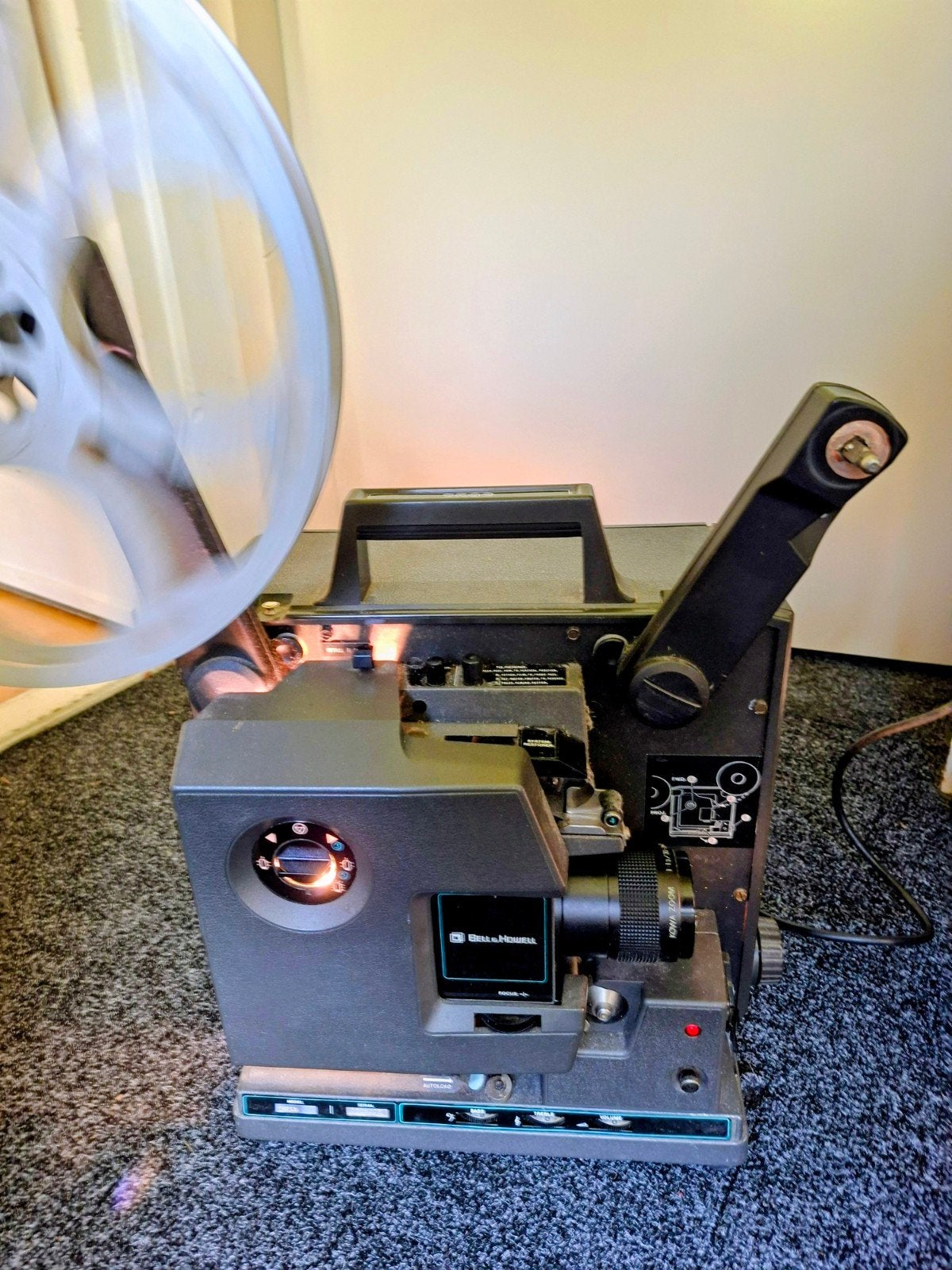 Te koop: Bell & Howell  16mm filmprojector TQ 2595, Ophalen, 16mm film