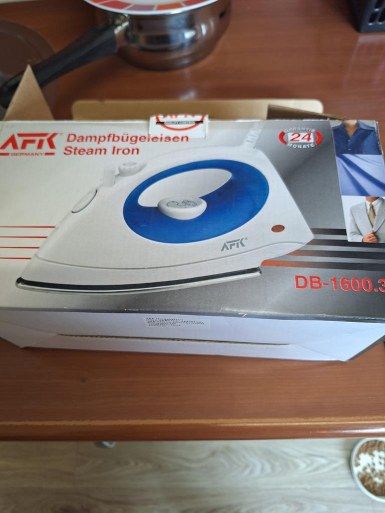 AFK Stoomstrijkijzer DB-1600.3 - Nieuw in doos, Ophalen of Verzenden, Nieuw, Strijkijzer met snoer