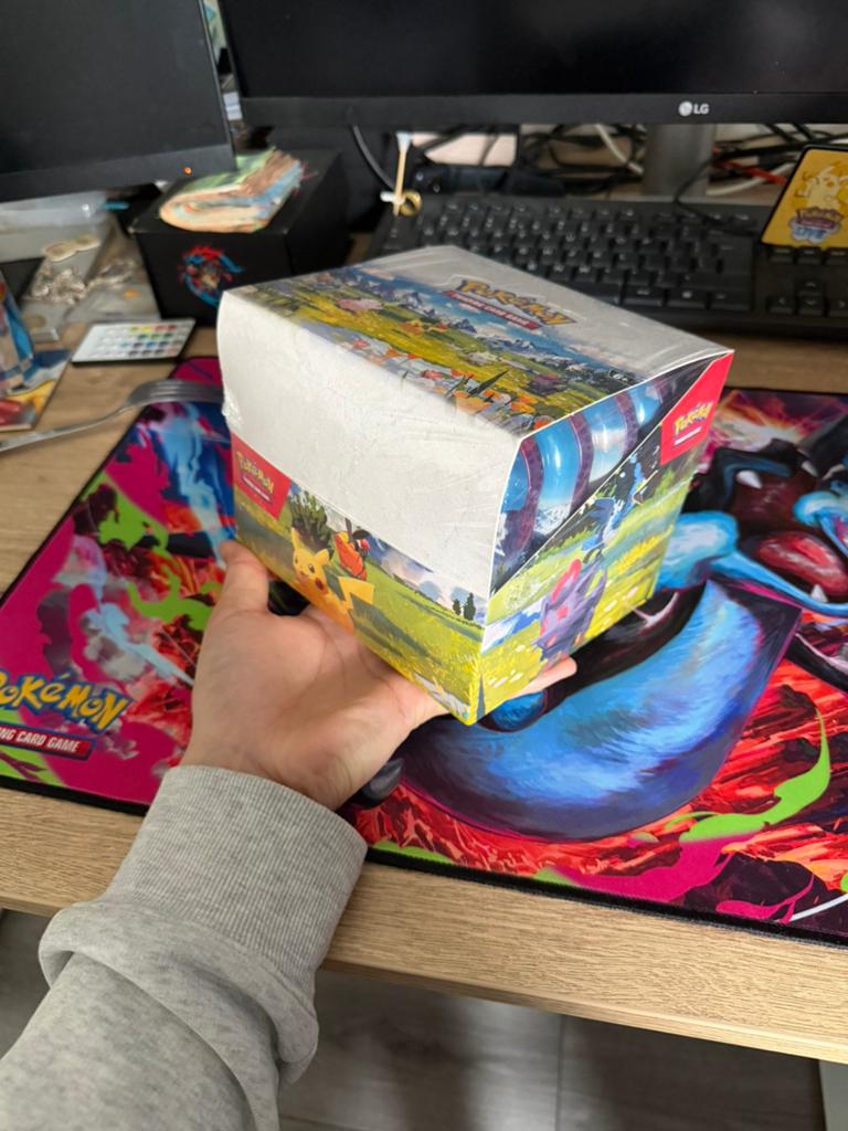 Ascended heroes mini tin display, Hobby en Vrije tijd, Verzamelkaartspellen | Pokémon, Ophalen of Verzenden, Zo goed als nieuw
