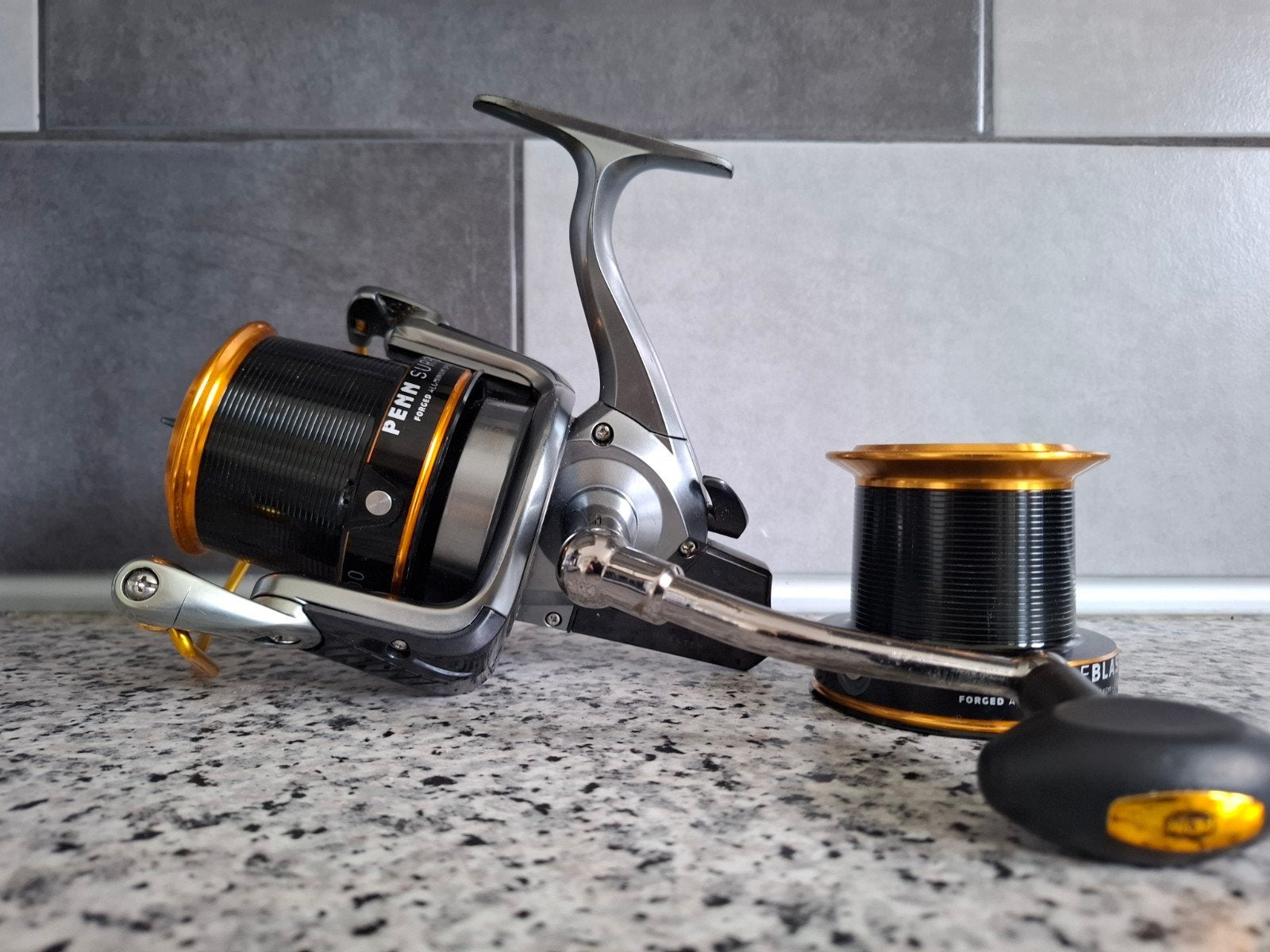 Penn Surfblaster 8000 l met extra spoel vismolen, Watersport en Boten, Ophalen of Verzenden, Zo goed als nieuw, Molen