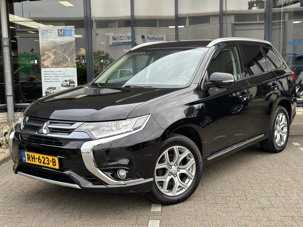 Mitsubishi Outlander, Auto's, Mitsubishi, 1998 cc, Stof, 4 cilinders, Zwart