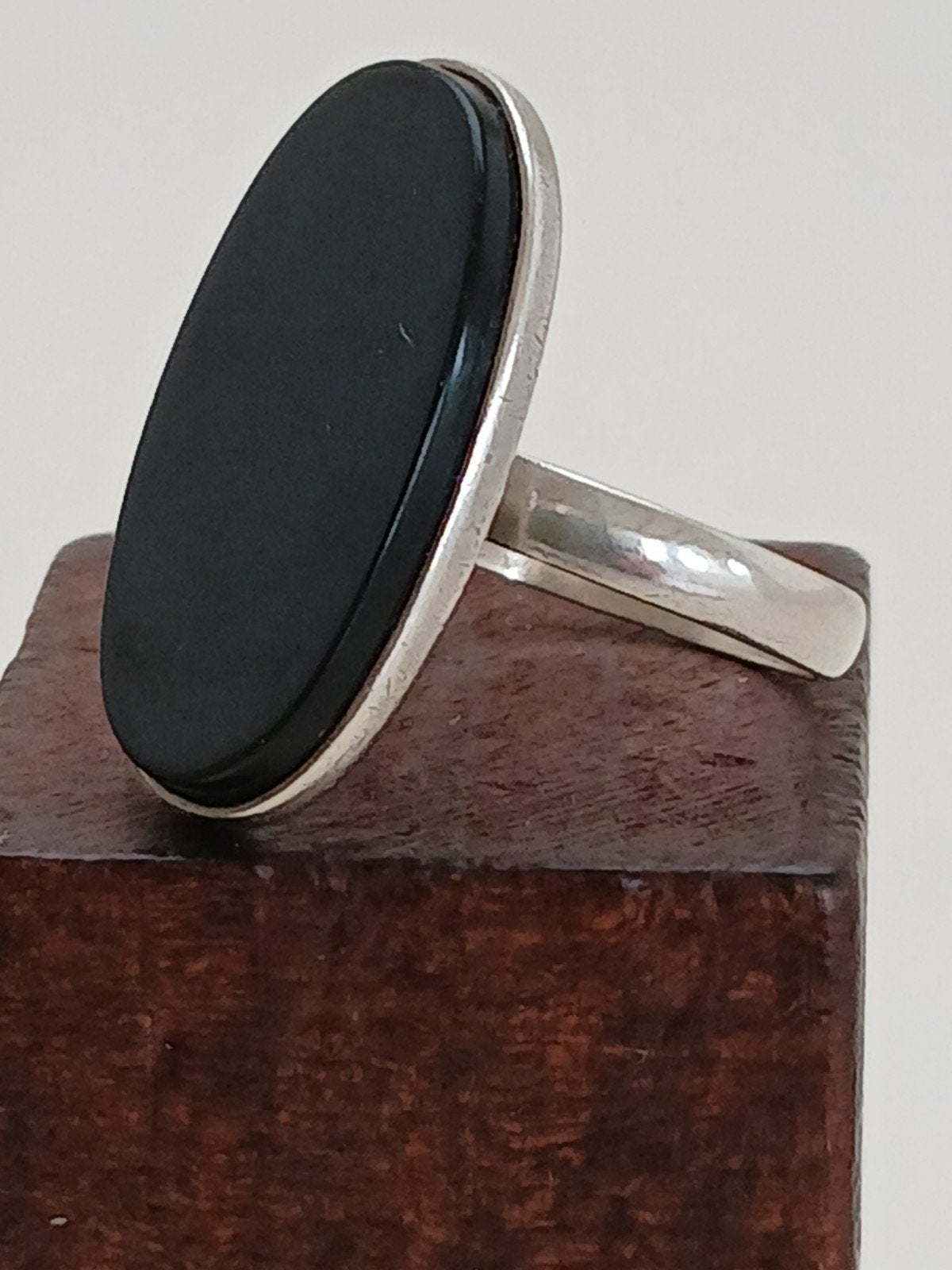 Zilveren ring met ovale onyx steen - Maat 17.27 (54mm), Gebruikt, Ophalen of Verzenden, 17 tot 18, Met edelsteen