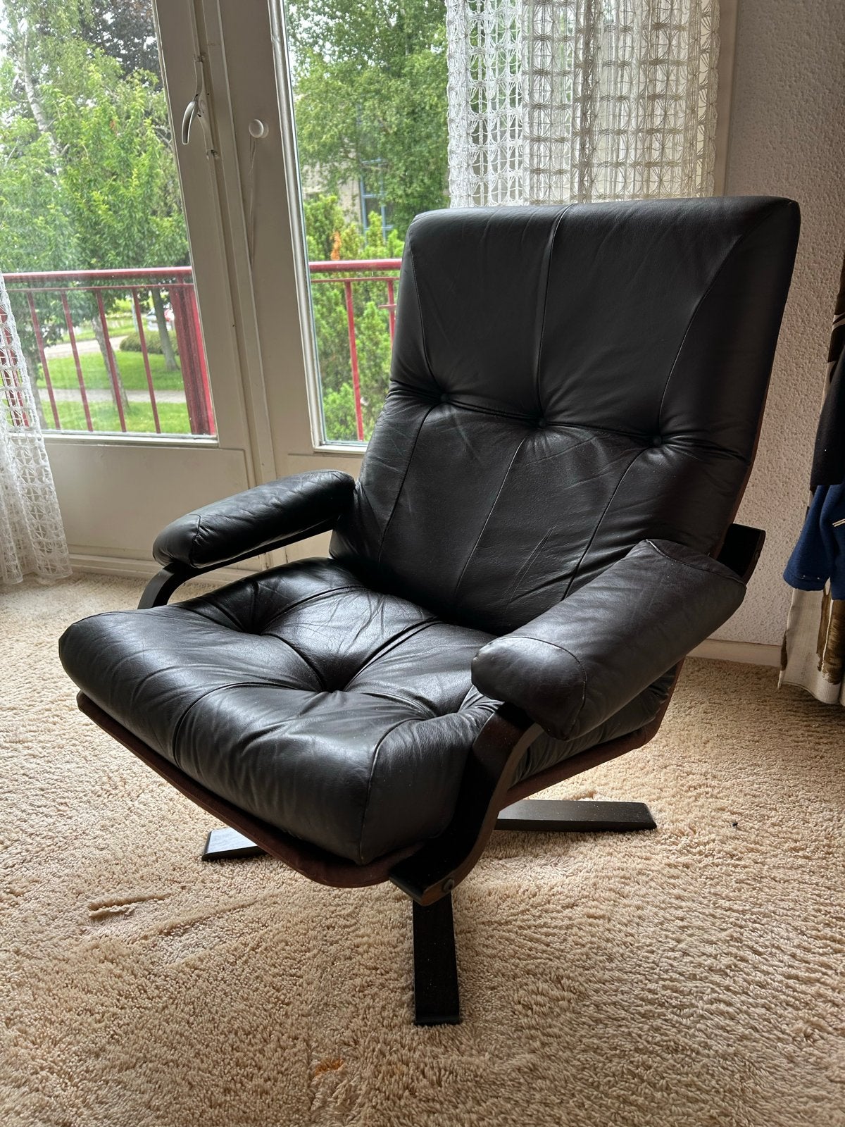 Retro Relaxstoel - Zwart Leer, 80x93x46 cm, Huis en Inrichting, Fauteuils, Ophalen of Verzenden, Zo goed als nieuw