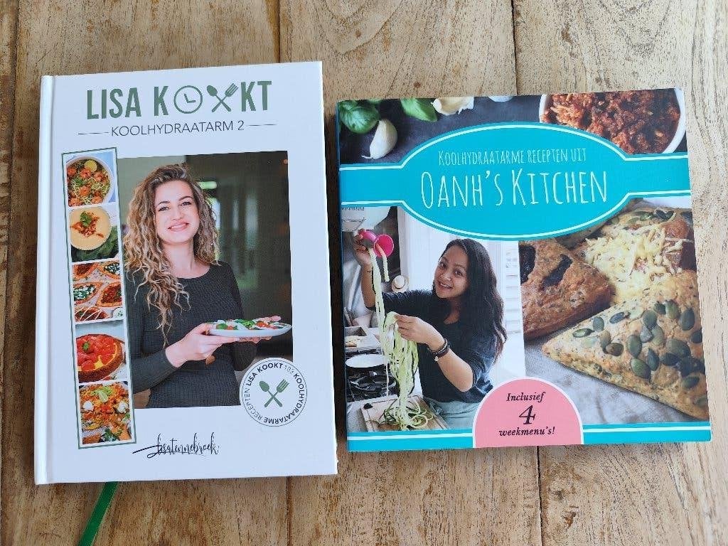 Twee Kookboeken koolhydraatarm, Gelezen, Ophalen of Verzenden, Gezond koken, Overige gebieden
