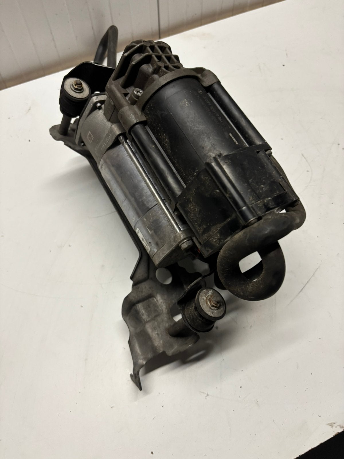 Airmatic pomp mercedes c klasse w205, Ophalen of Verzenden, Gebruikt, Mercedes-Benz