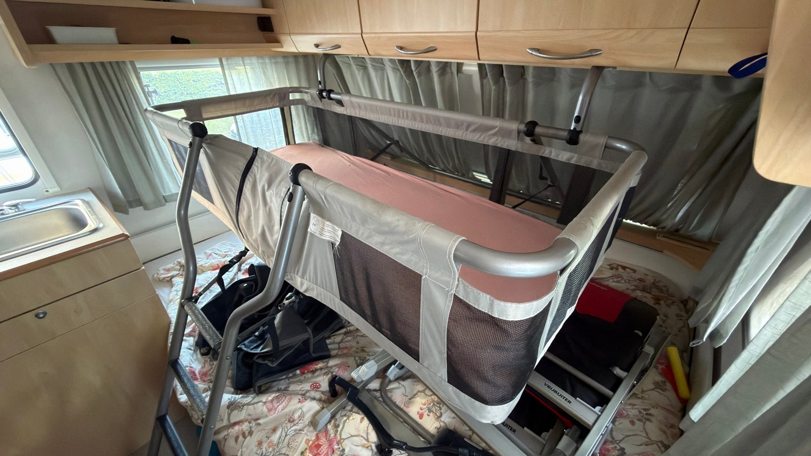 Uwis hoogslaper stapelbed voor caravan/camper, Ophalen, Gebruikt