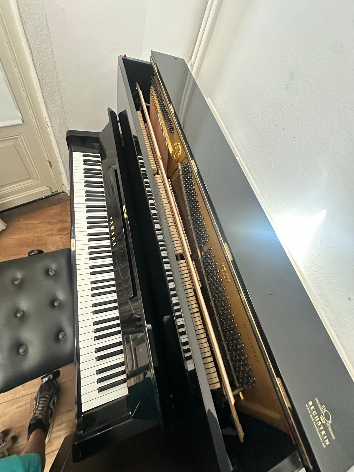 Yamaha Piano Zwart Hoogglans - Zo goed als nieuw, Muziek en Instrumenten, Ophalen, Zwart, Zo goed als nieuw, Piano