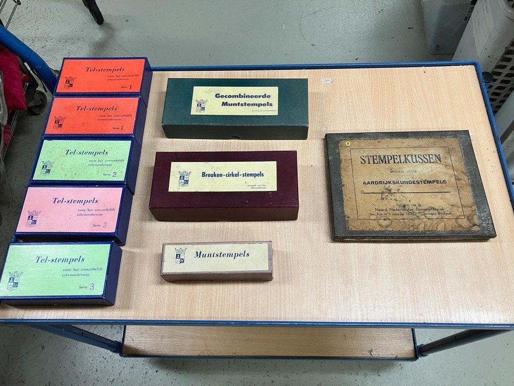 Oude schoolstempels Groningen rekenen ca. 1950-1965, Antiek en Kunst, Verzenden