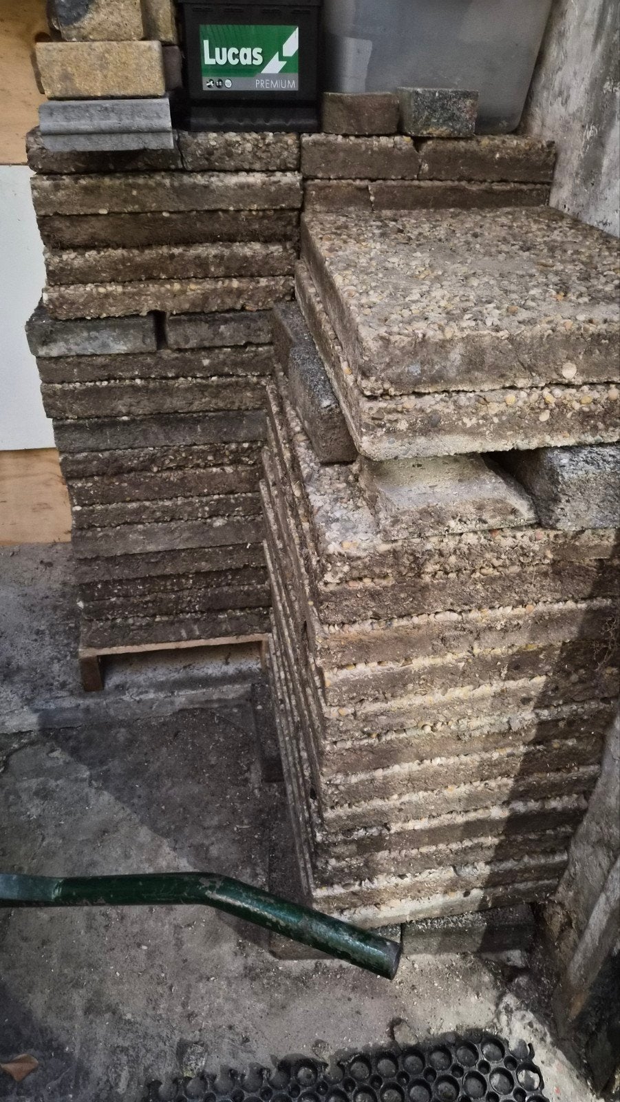 Gratis grindtegels 60 x 40, Ophalen, Gebruikt, Beton, Terrastegels