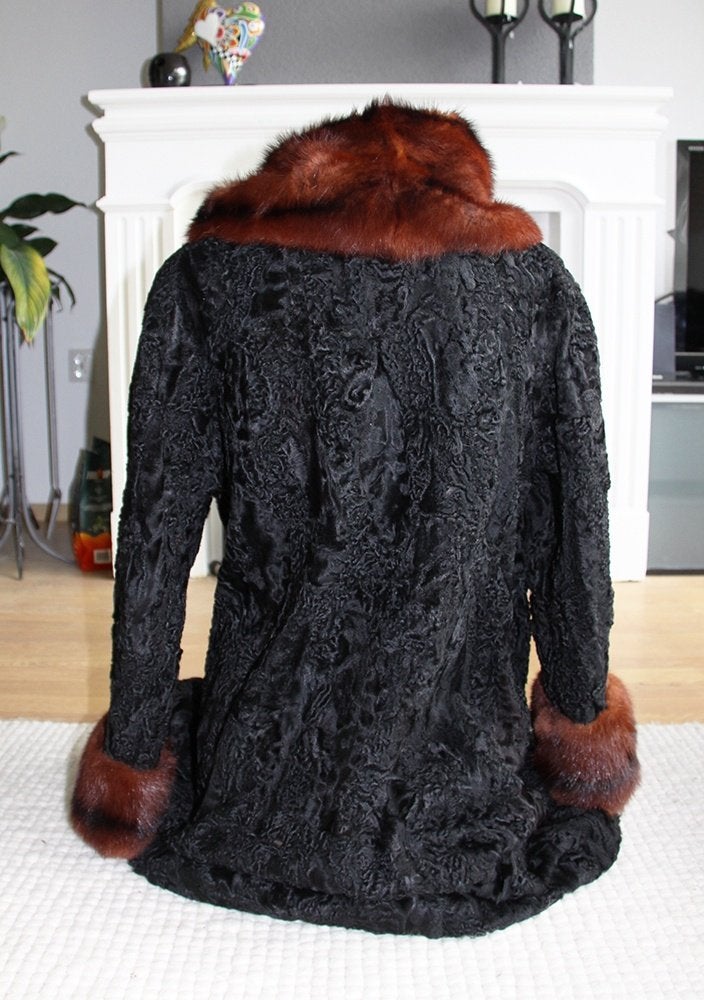 Prachtige Zwarte Bont Jas (L) € 175,-, Zwart, Maat 42/44 (L), Ophalen of Verzenden, Zo goed als nieuw