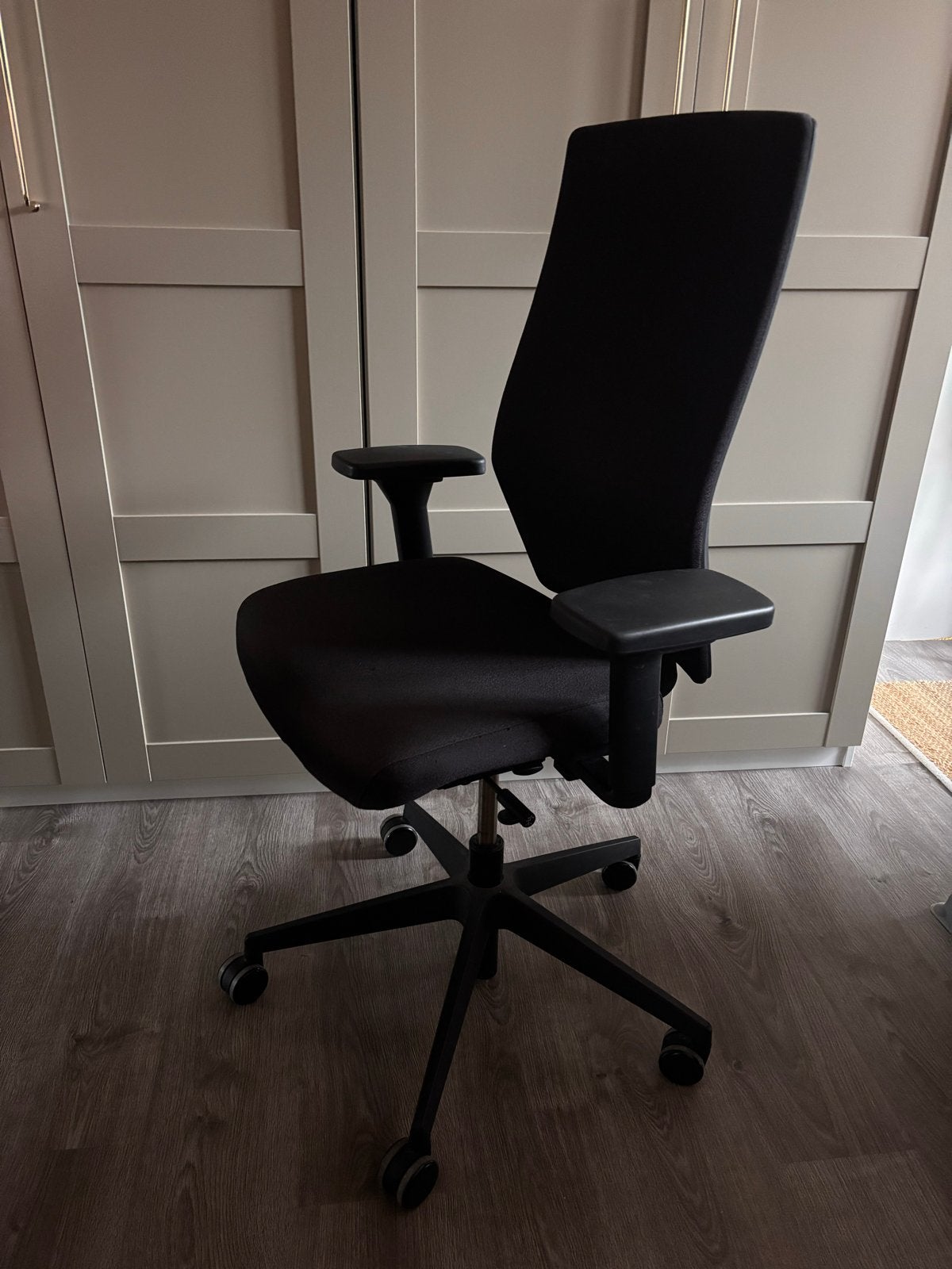 König + Neurath JET II Bureaustoel - Ergonomisch & Stijlvol, Huis en Inrichting, Gebruikt, Zwart, Ophalen of Verzenden, Bureaustoel