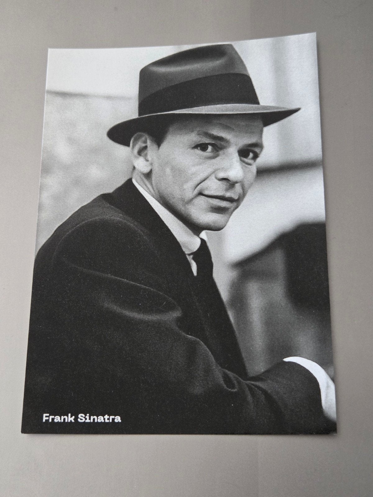 Fotokaart Frank Sinatra - Zwart-wit portret, Ophalen of Verzenden, Zo goed als nieuw, Overige onderwerpen, Foto