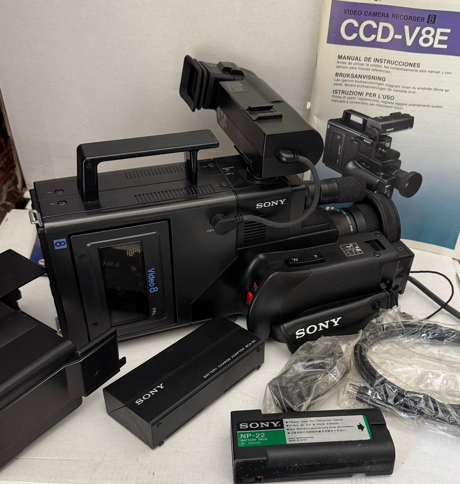 Sony CCD-V8E Video 8 camera met toebehoren, Audio, Tv en Foto, Videocamera's Analoog, ., Hi 8, Ophalen of Verzenden, Sony