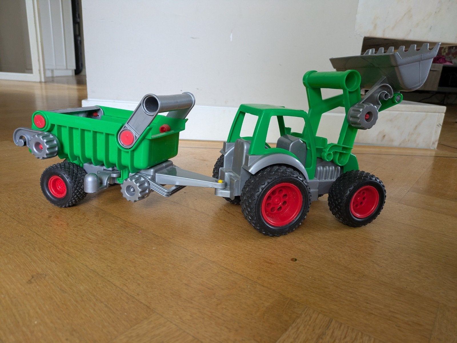 Wader Tractor met voorlader en kiepwagen, Ophalen, Zo goed als nieuw