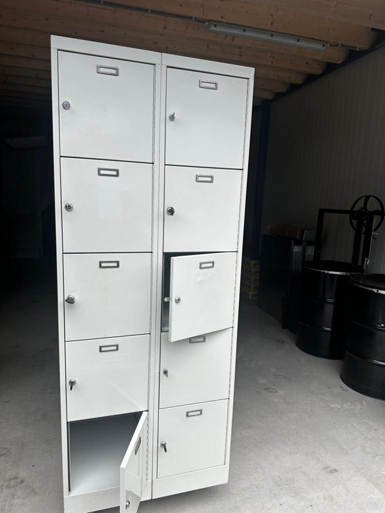 Locker 12 vakken wit metaal met sleutels, Ophalen of Verzenden, Zo goed als nieuw