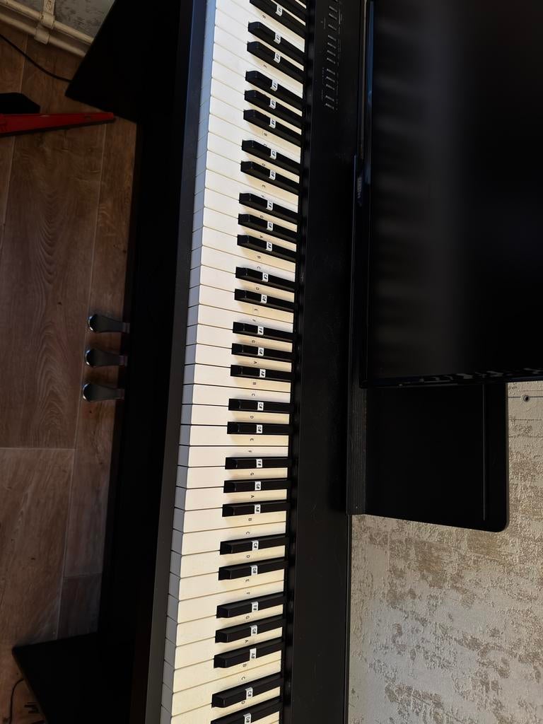 Roland FP-30X digitale piano + accessoires, Muziek en Instrumenten, Ophalen, Zo goed als nieuw, Zwart