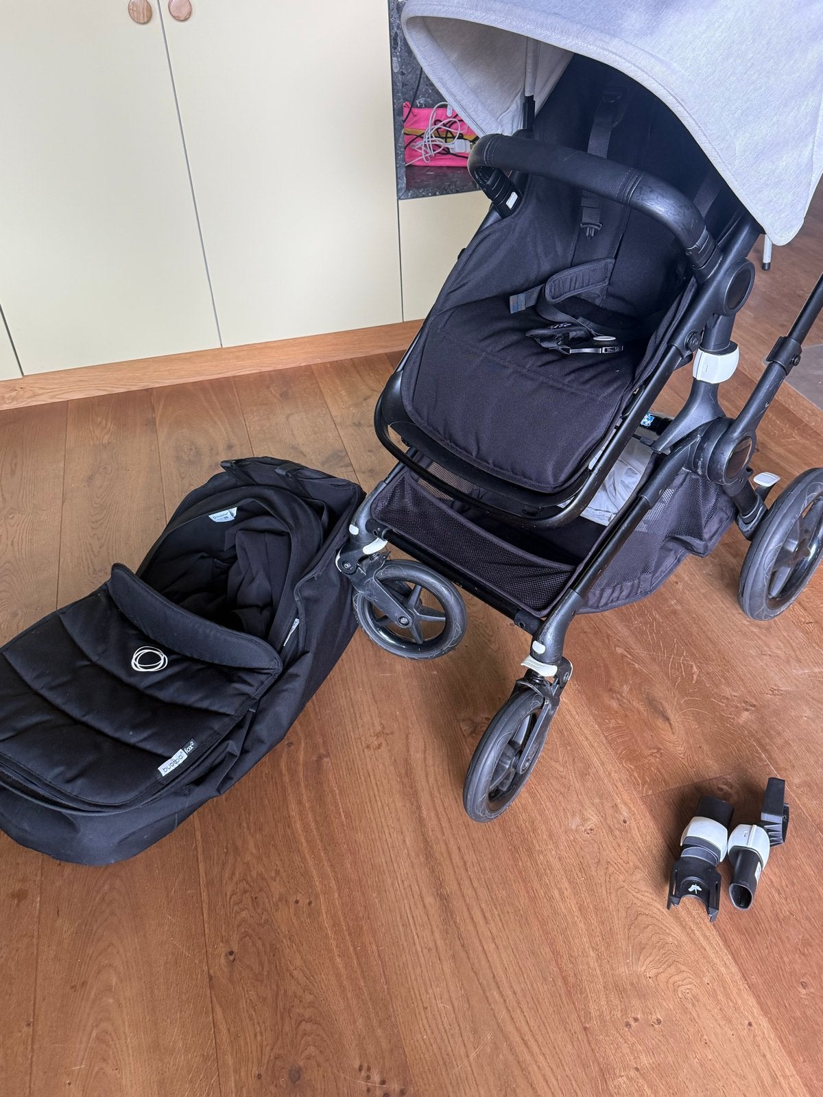 Bugaboo Fox 2 Complete Set - Zwart met extra kap en adapters, Bugaboo, Ophalen of Verzenden, Zo goed als nieuw, Combiwagen