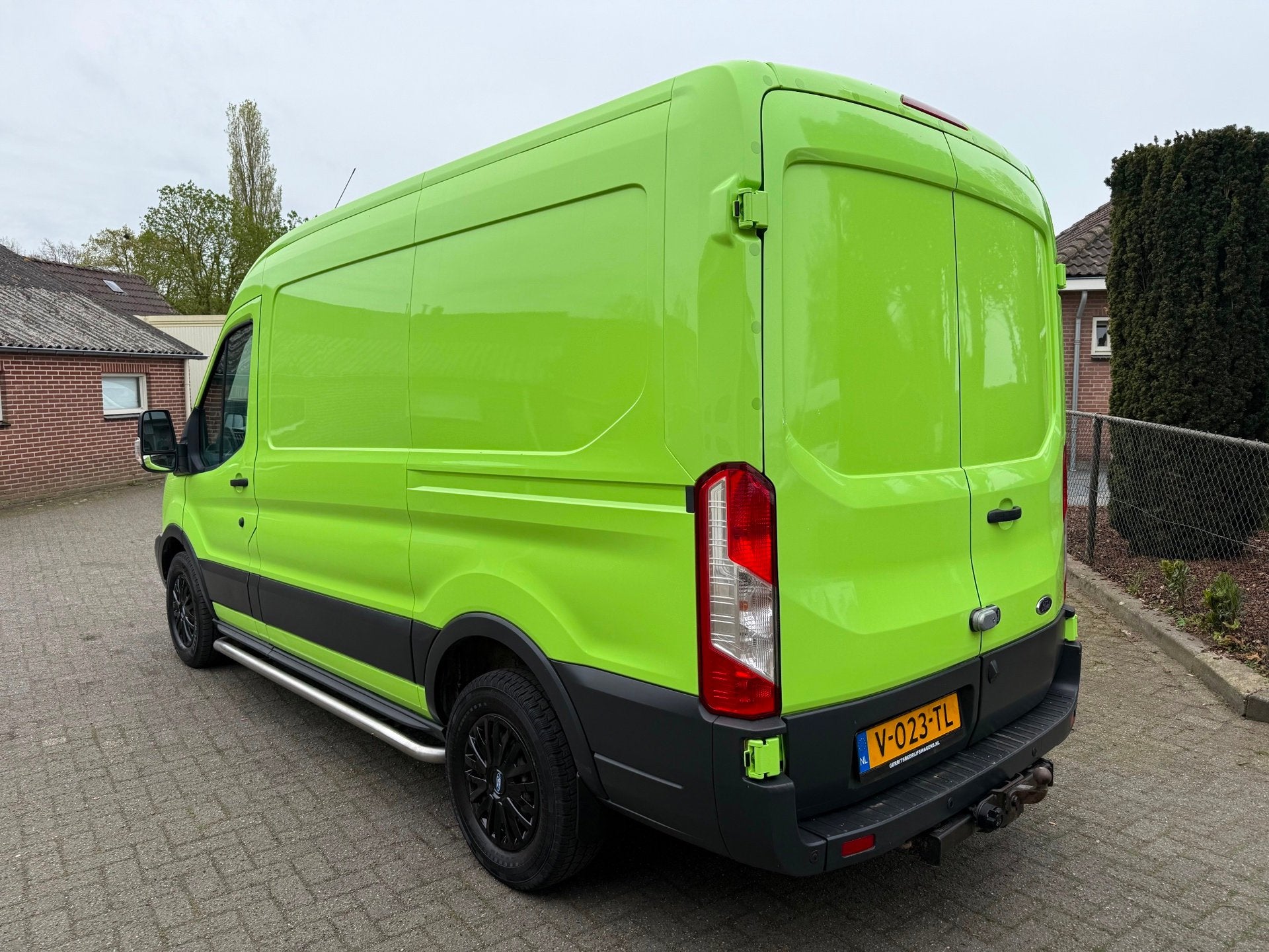 Ford Transit 330 2.0 TDCI L2H2 E6 stoelverwarming airco crui, Auto's, Bestelauto's, Euro 6, 4 cilinders, 2000 kg, Bedrijf