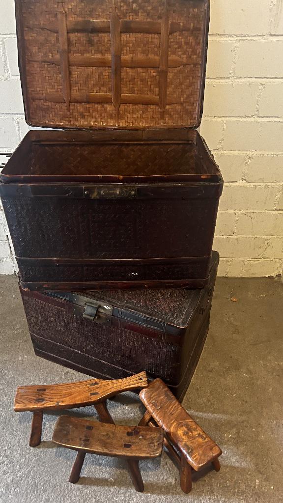 2 bruine riet houten opberg boxen met 3 zitbankjes, Ophalen, Zo goed als nieuw, Overige vormen, Hout