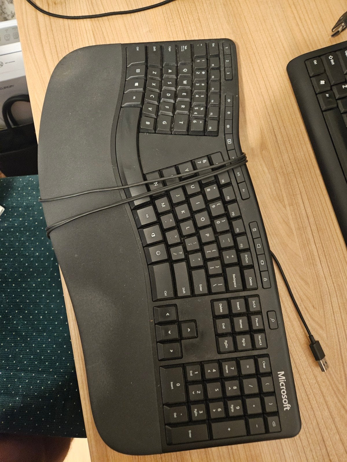 Microsoft Ergonomisch Toetsenbord - Bedraad QWERTY, Computers en Software, Toetsenborden, Gebruikt, Ergonomisch, Ophalen of Verzenden