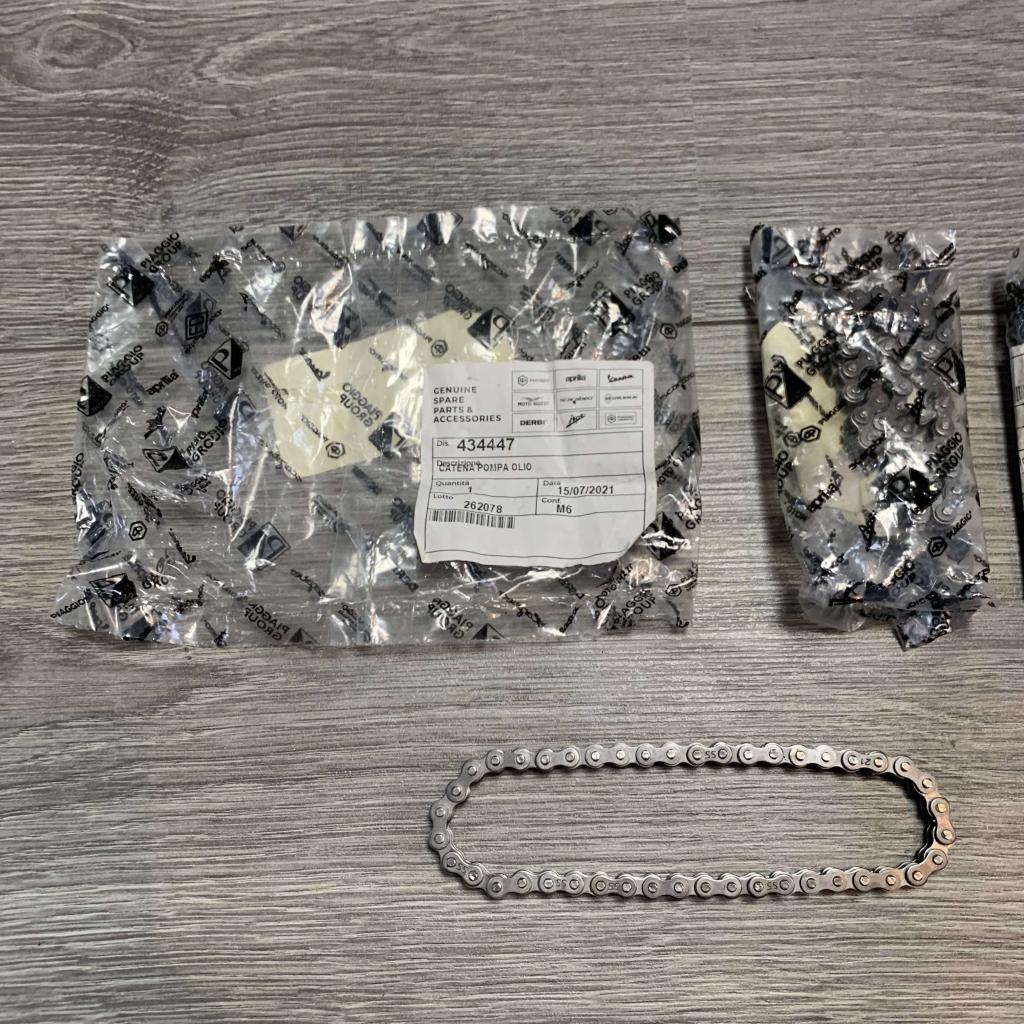 Ketting oliepomp Piaggio & Vespa 50cc 4 Takt Origineel, Info@jynkx.com, Nieuw, Ophalen of Verzenden, Piazza 99