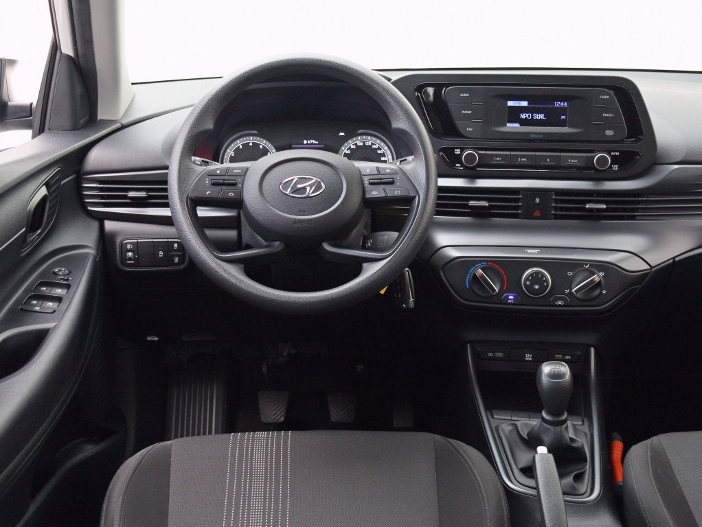 Hyundai i20 1.2 MPI i-Motion | DAB | Bluetooth | Dealer onde, Auto's, 4 cilinders, Wit, Bedrijf, Handgeschakeld