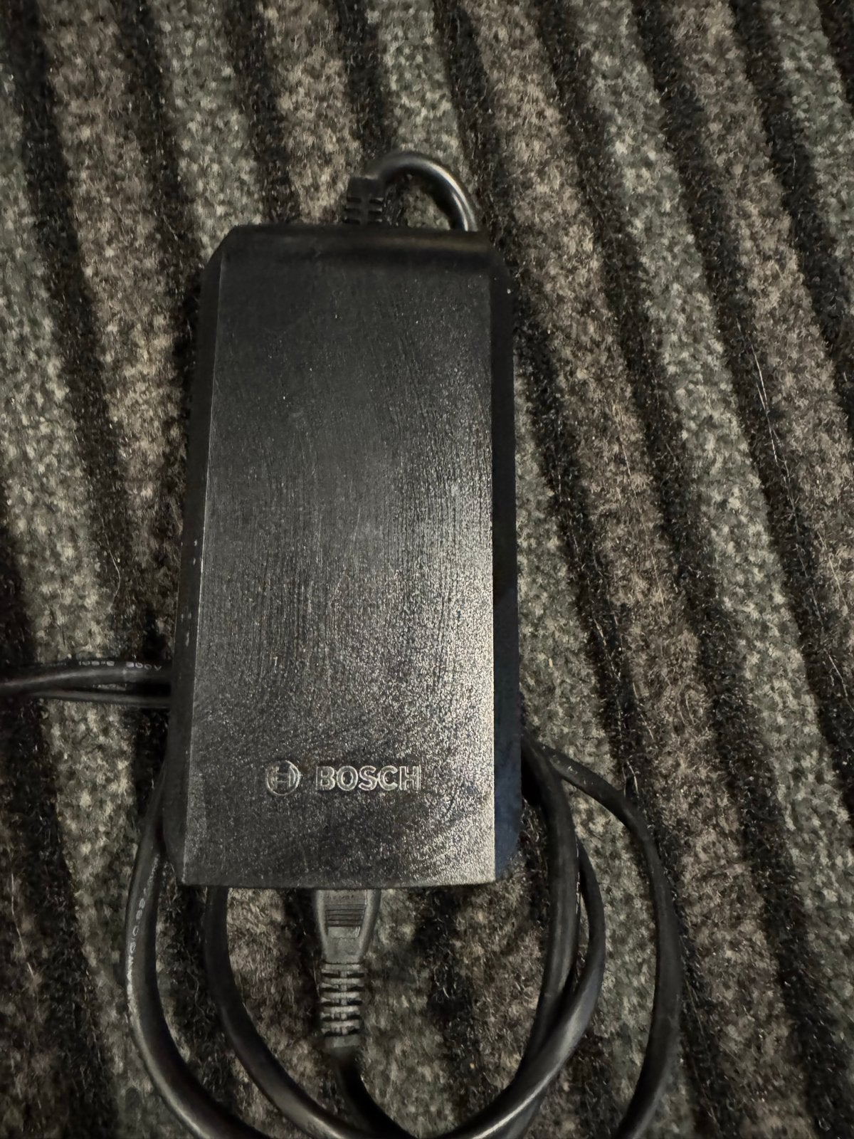 Bosch oplader voor o.a. Velo de Ville e-bikes, Ophalen of Verzenden, Gebruikt