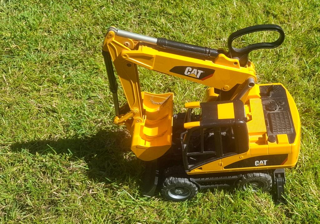 Bruder CAT graafmachine op wielen (Bruder 2445), Kinderen en Baby's, Speelgoed | Speelgoedvoertuigen, Ophalen, Gebruikt
