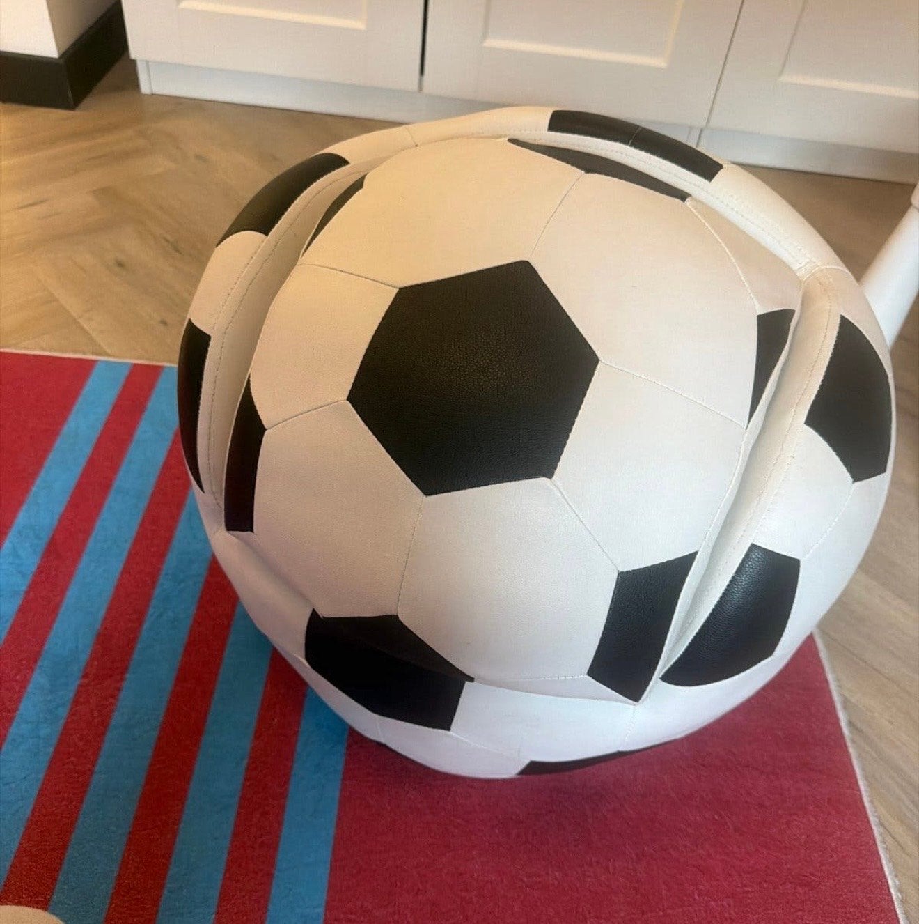 Voetbalstoel en poef - Zo goed als nieuw, Ophalen, Zo goed als nieuw, Stoel