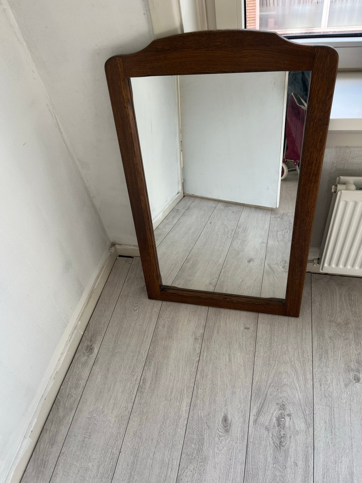 Mooie houten spiegel, zo goed als nieuw - Snel ophalen!, Huis en Inrichting, Ophalen, Minder dan 50 cm, 100 tot 150 cm, Zo goed als nieuw