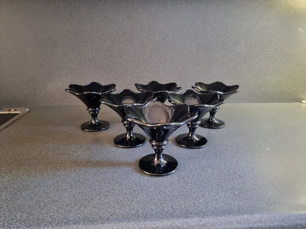 Italiaanse Fidenza Zwart Glas IJscoupe Dessertcoupe, Overige typen, Ophalen of Verzenden, Overige stijlen, Glas