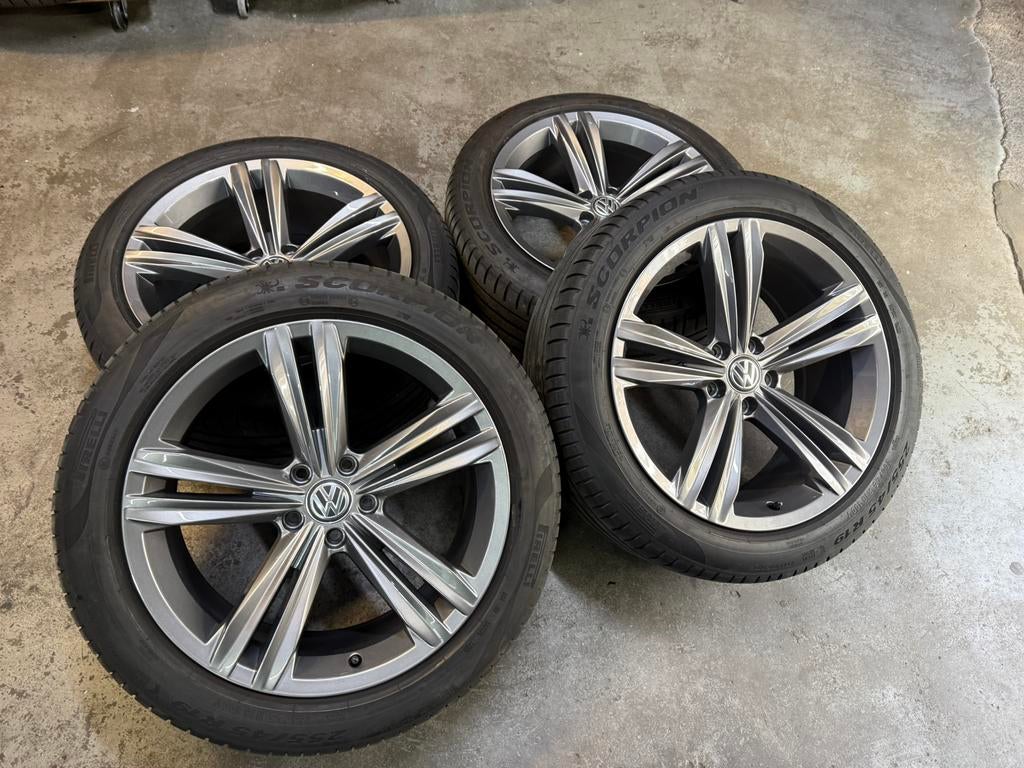 ✅ 19 inch Volkswagen Tiguan Sebring velgen 5x112 Allspace, 19 inch, Gebruikt, 255 mm, Banden en Velgen