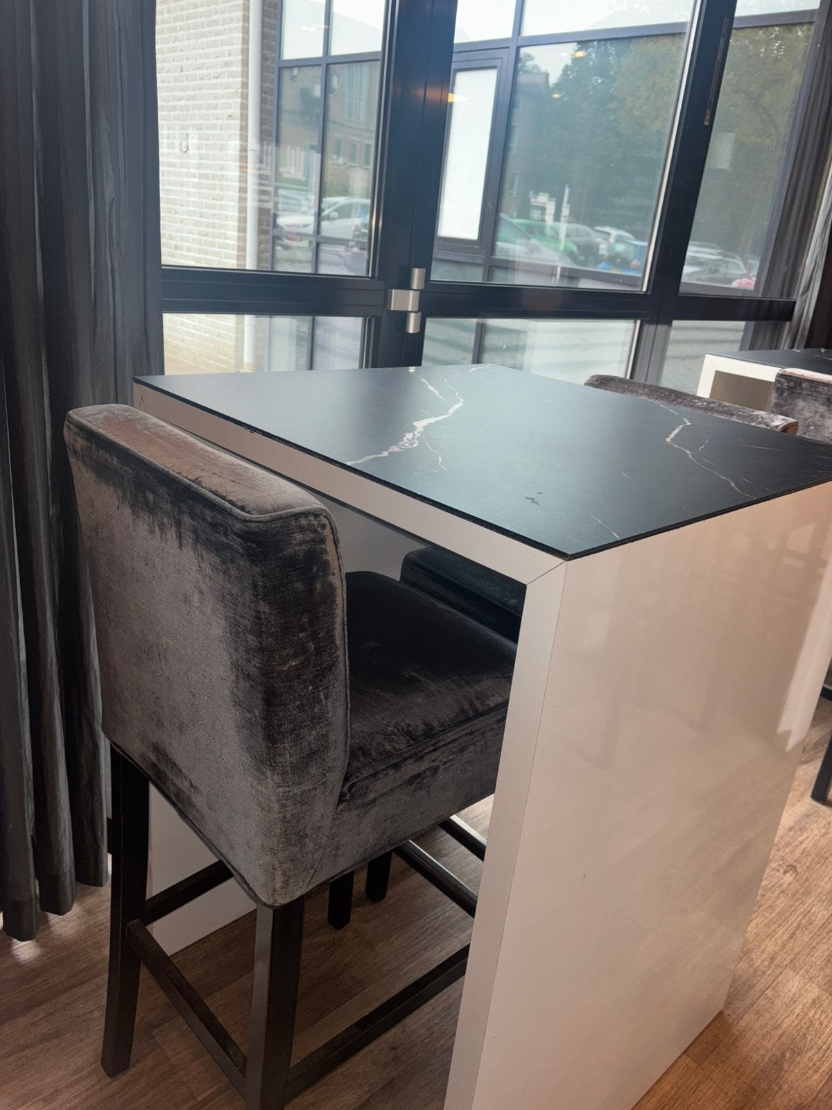 Luxe Bartafel evt inclusief barkrukken, Ophalen, Gebruikt