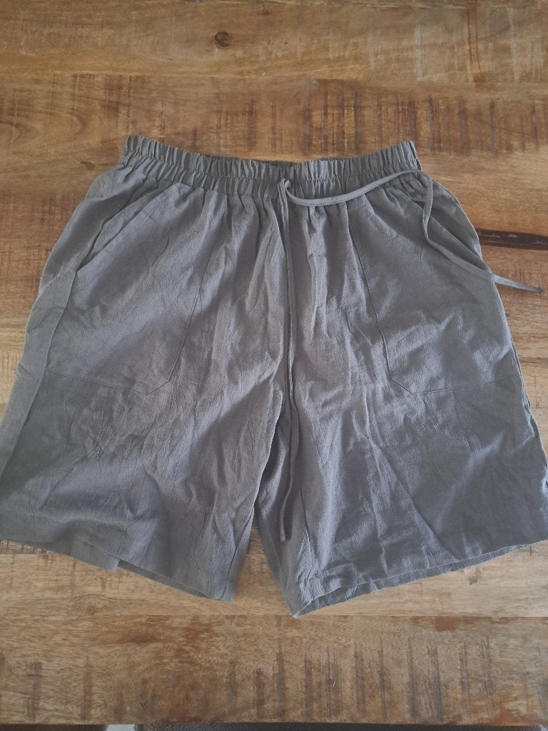 korte broek (Shein curve) 0XL, Kleding | Dames, Ophalen of Verzenden, Shein Curve, Grijs, Gedragen