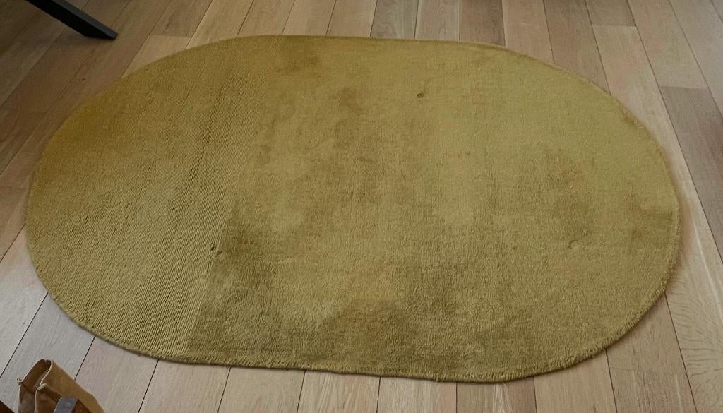 MADE vloerkleed okergeel ovaal, Ophalen, 100 tot 150 cm, 200 cm of meer, Zo goed als nieuw