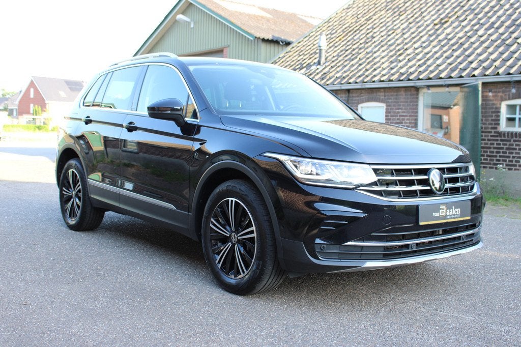 Volkswagen Tiguan 1.4 TSI eHybrid ELEGANCE SOh 91,1% NAVI IQ, Auto's, 1716 kg, 4 cilinders, Alcantara, Zwart