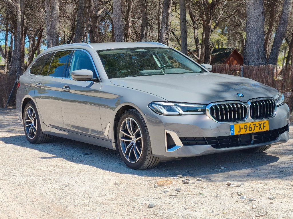 BMW 5-Serie 520i 184pk Aut. 2020 Grijs, Auto's, BMW, 1998 cc, 4 cilinders, Stationwagon, Lichtsensor