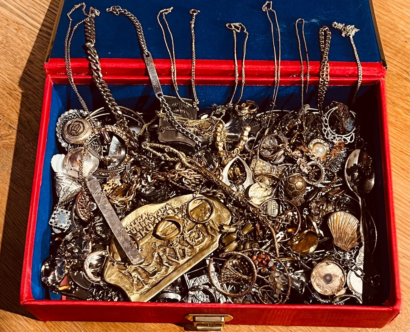 Sloopsieraden inclusief juwelendoos, Verzenden
