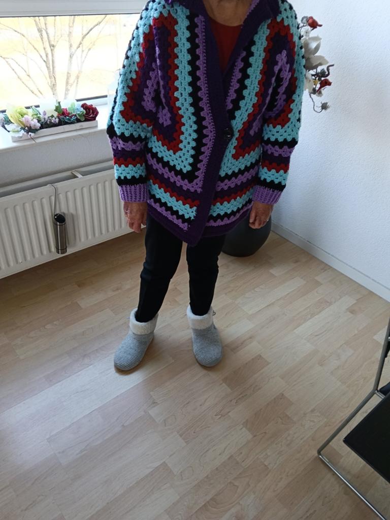 Gehaakt Hexagon vest - Kleurrijk & Uniek, Handgemaakt, Ophalen of Verzenden, Nieuw, Maat 42/44 (L)