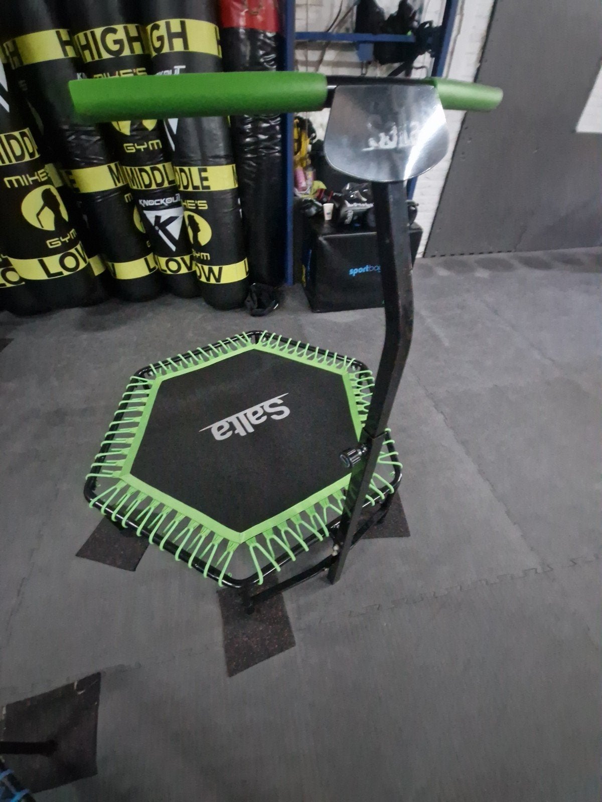 Gebruikte Salta Fitness Trampoline met Handvat, Ophalen, Gebruikt