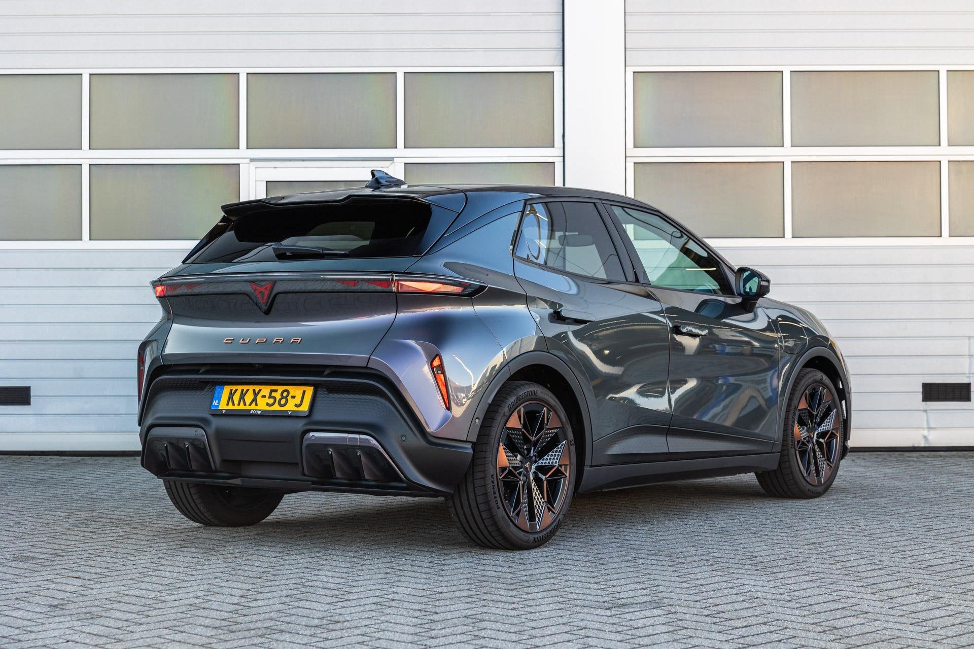 CUPRA Raval 211pk Performance First Edition 56 kWh | Sennhei, Auto's, Cupra, 12 maanden, Overige modellen, Overige kleuren, Alcantara